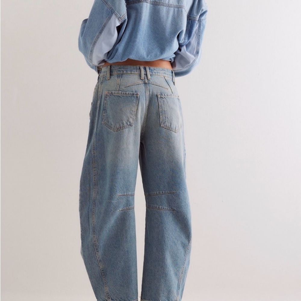 We The Free Light Wash Barrel Jeans Kismet size 29 - Picture 3 of 6